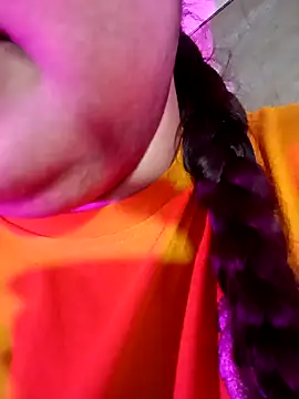 Suhanakhan00 online show from May 2026 08:01:01 AM