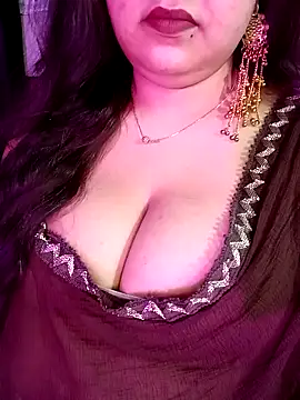 Suhanakhan00 online show from May 2026 07:20:02 PM