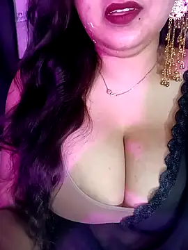 Suhanakhan00 online show from May 2026 12:35:02 PM