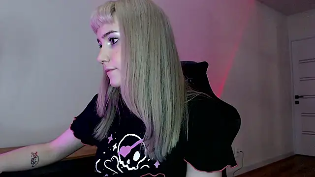 Princess Shy    online show from February 2025 09:35:02 PM