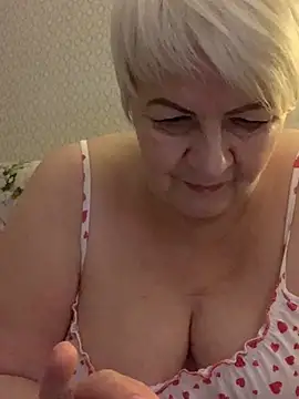 Laura Millf online show from January 2025 05:39:01 PM