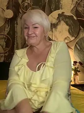 Laura Millf online show from November 2025 04:38:01 PM