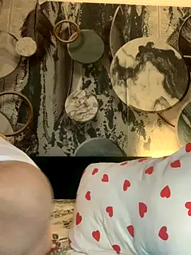 Laura Millf online show from December 2025 11:41:02 AM