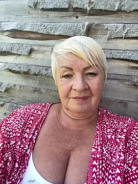 Laura Millf online show from July 2026 12:48:02 PM