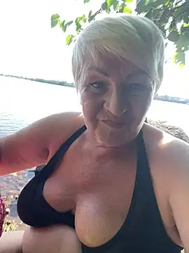 Laura Millf online show from August 2026 01:13:01 PM