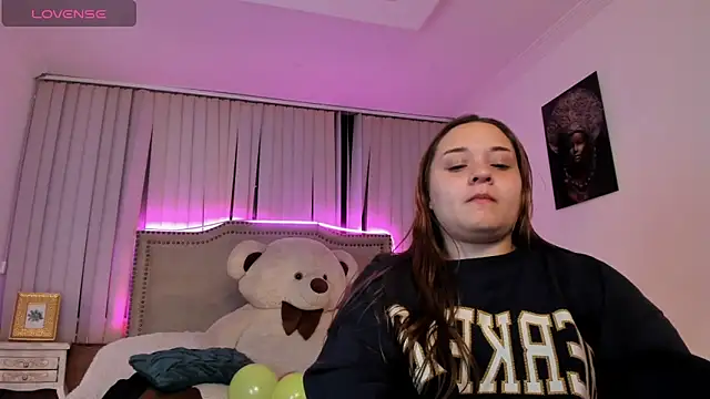 Snapshot of Valentina_Se chatting on December 2024 09:02:01 AM Valentina Se online show from December 2024 09:02:01 AM