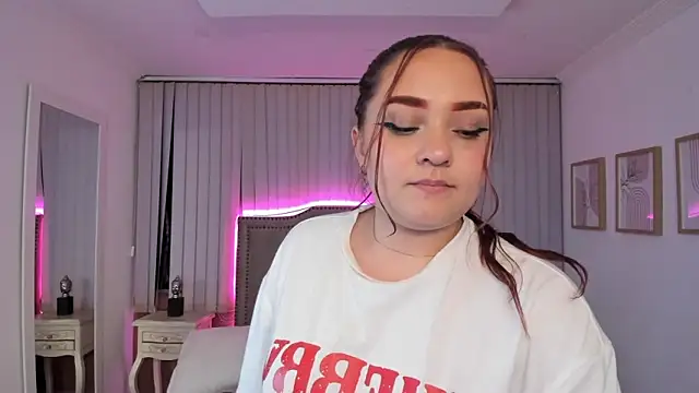 Snapshot of Valentina_Se chatting on February 2025 09:36:01 AM Valentina Se online show from February 2025 09:36:01 AM