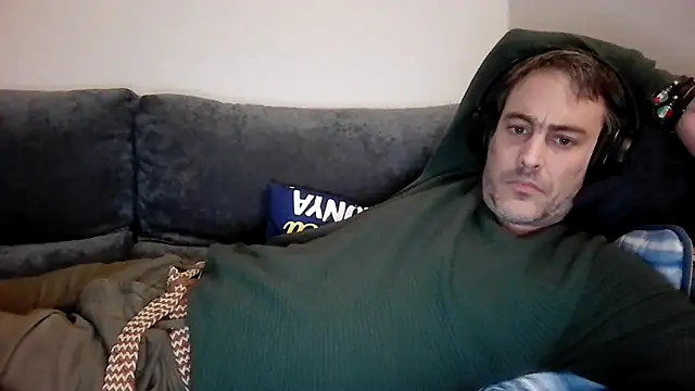 Snapshot of basquehotboy chatting on December 2024 10:06:01 PM basquehotboy online show from December 2024 10:06:01 PM