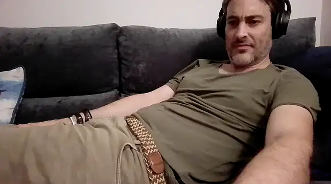 Snapshot of basquehotboy chatting on December 2024 11:09:02 PM basquehotboy online show from December 2024 11:09:02 PM