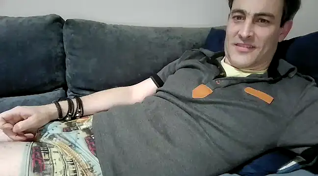 Snapshot of basquehotboy chatting on December 2024 05:02:01 PM basquehotboy online show from December 2024 05:02:01 PM