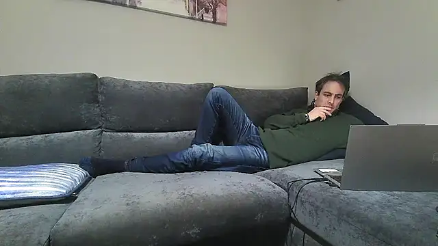 Snapshot of basquehotboy chatting on January 2025 09:41:01 PM basquehotboy online show from January 2025 09:41:01 PM