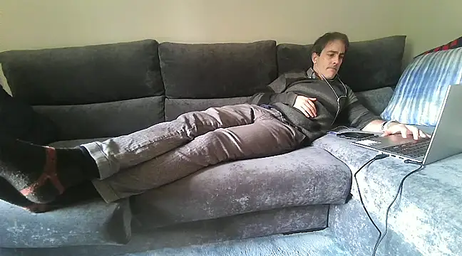 Snapshot of basquehotboy chatting on January 2025 02:14:01 PM basquehotboy online show from January 2025 02:14:01 PM