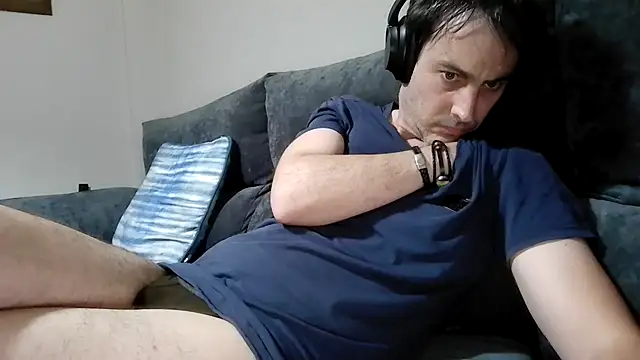 Snapshot of basquehotboy chatting on January 2025 05:58:02 PM basquehotboy online show from January 2025 05:58:02 PM