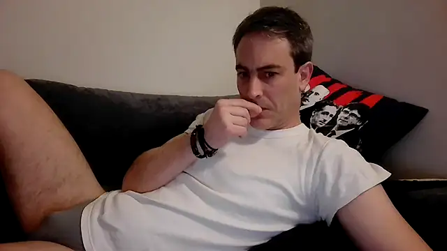 Snapshot of basquehotboy chatting on February 2025 11:45:01 PM basquehotboy online show from February 2025 11:45:01 PM