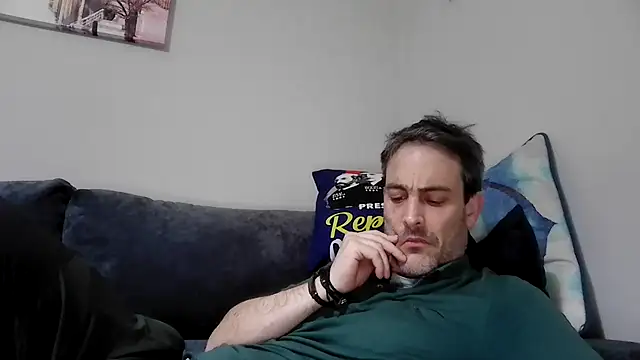 Snapshot of basquehotboy chatting on February 2025 08:41:01 PM basquehotboy online show from February 2025 08:41:01 PM