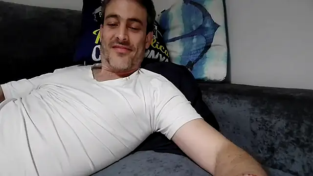 Snapshot of basquehotboy chatting on February 2025 11:44:02 PM basquehotboy online show from February 2025 11:44:02 PM