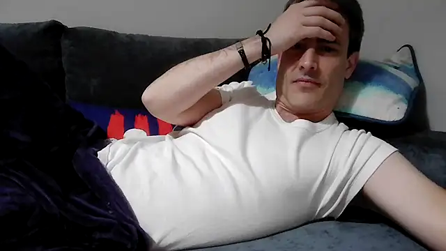 Snapshot of basquehotboy chatting on February 2025 01:27:01 AM basquehotboy online show from February 2025 01:27:01 AM