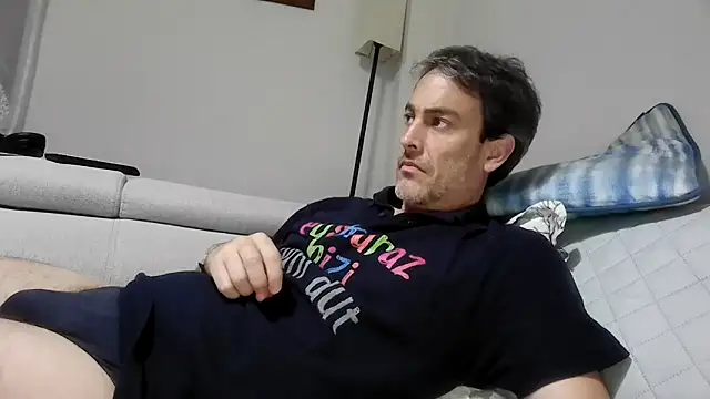 Snapshot of basquehotboy chatting on September 2025 08:41:01 PM basquehotboy online show from September 2025 08:41:01 PM