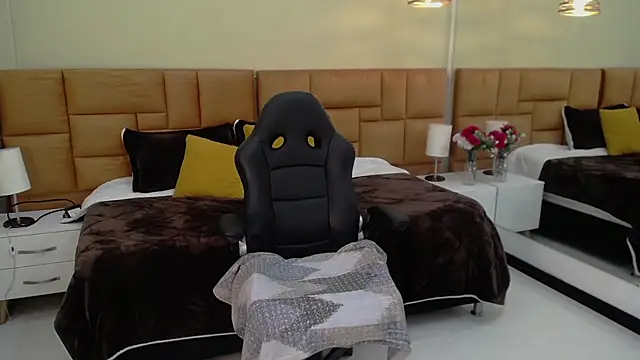 Snapshot of Kat_cute_ chatting on January 2025 09:04:02 PM Kat cute online show from January 2025 09:04:02 PM