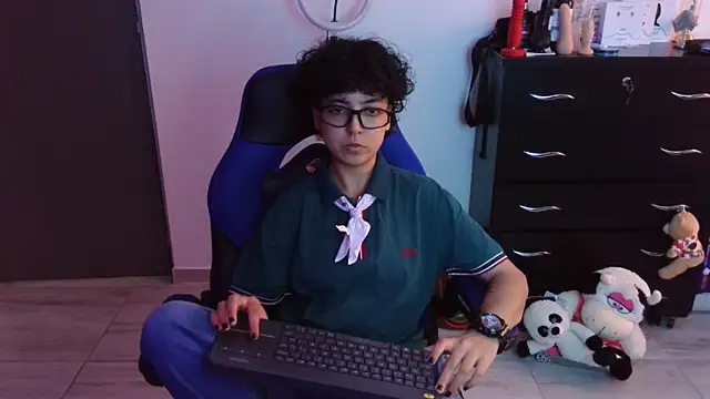 thomascooper7 online show from February 2026 07:35:01 PM