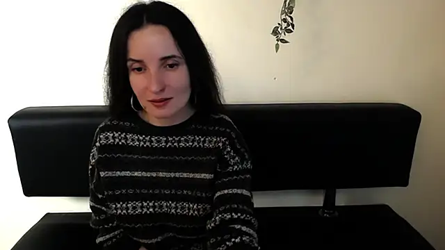 Snapshot of LaimaV_ chatting on April 2026 05:43:02 PM LaimaV online show from April 2026 05:43:02 PM