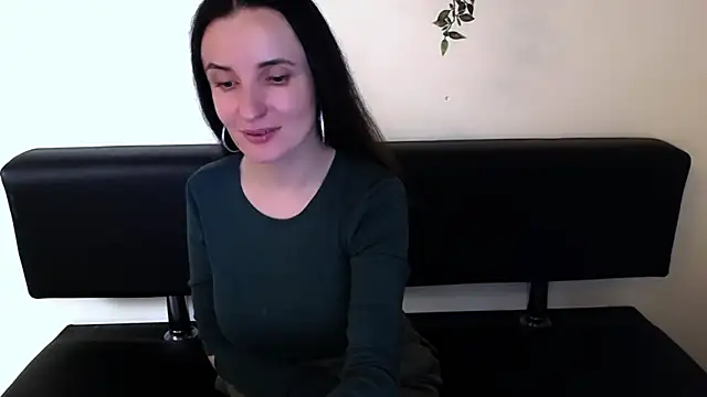 Snapshot of LaimaV_ chatting on April 2026 09:57:02 PM LaimaV online show from April 2026 09:57:02 PM