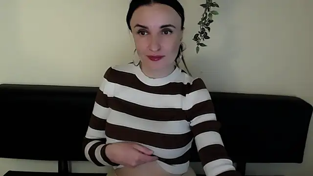 Snapshot of LaimaV_ chatting on April 2026 08:58:02 PM LaimaV online show from April 2026 08:58:02 PM