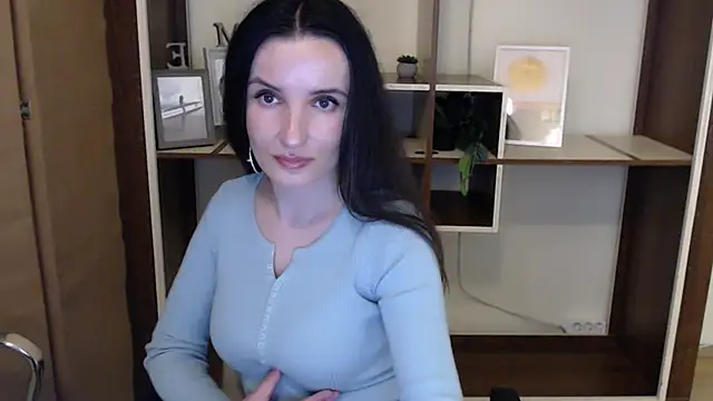 Snapshot of LaimaV_ chatting on April 2026 05:37:01 PM LaimaV online show from April 2026 05:37:01 PM
