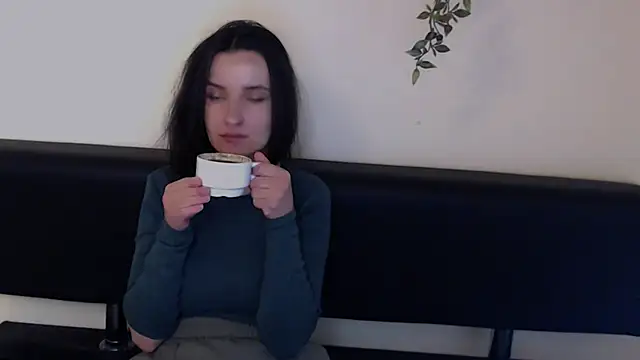 Snapshot of LaimaV_ chatting on April 2026 10:20:02 AM LaimaV online show from April 2026 10:20:02 AM