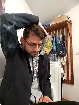 Snapshot of HungEddy chatting on December 2024 11:08:02 PM HungEddy online show from December 2024 11:08:02 PM