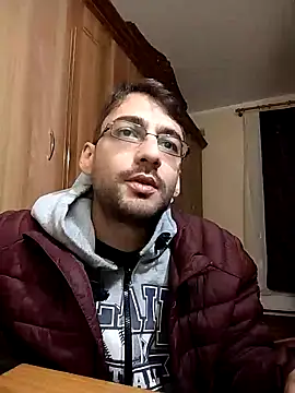 Snapshot of HungEddy chatting on December 2024 02:12:02 AM HungEddy online show from December 2024 02:12:02 AM