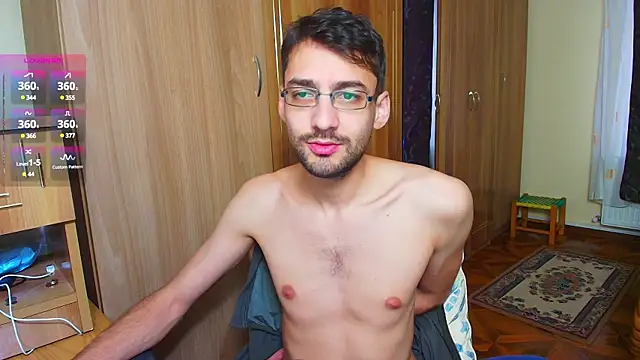 Snapshot of HungEddy chatting on December 2024 12:38:01 PM HungEddy online show from December 2024 12:38:01 PM