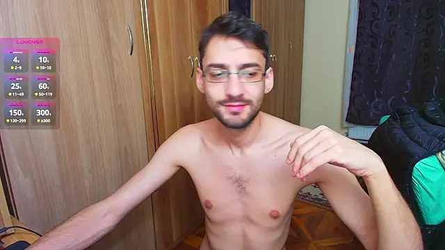 Snapshot of HungEddy chatting on December 2024 03:23:01 PM HungEddy online show from December 2024 03:23:01 PM