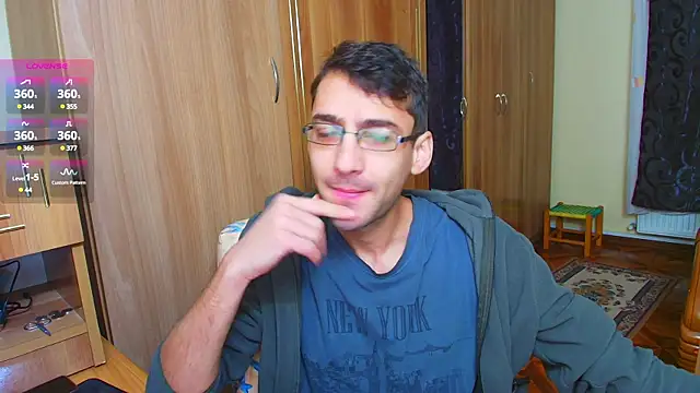 Snapshot of HungEddy chatting on December 2024 09:50:02 AM HungEddy online show from December 2024 09:50:02 AM