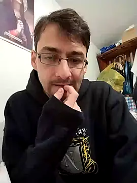 Snapshot of HungEddy chatting on January 2025 04:07:01 PM HungEddy online show from January 2025 04:07:01 PM