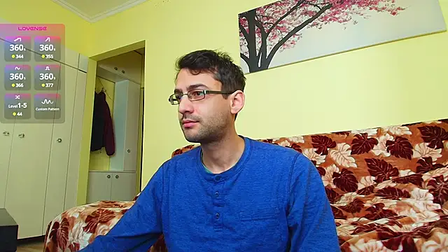 Snapshot of HungEddy chatting on February 2025 08:50:02 AM HungEddy online show from February 2025 08:50:02 AM