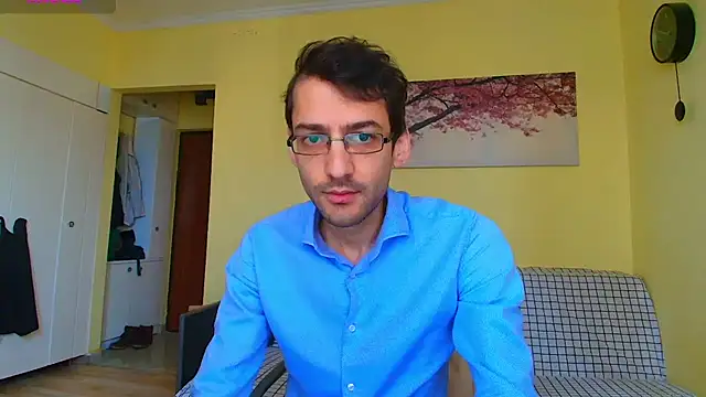 Snapshot of HungEddy chatting on December 2025 08:34:01 AM HungEddy online show from December 2025 08:34:01 AM