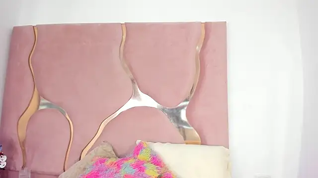 Sofia-candyht online show from April 2026 08:28:02 PM