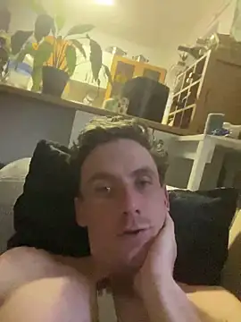 Snapshot of bradleyjamesmc chatting on February 2025 04:28:01 PM bradleyjamesmc online show from February 2025 04:28:01 PM