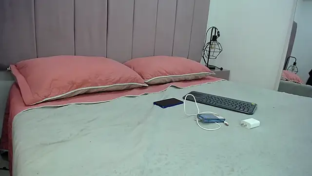 Nessa2905 online show from December 2024 08:53:02 PM