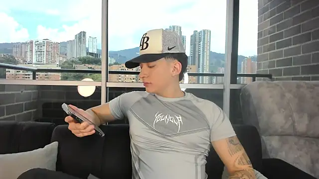 Snapshot of emmanuel_scor chatting on October 2025 04:49:02 PM emmanuel scor online show from October 2025 04:49:02 PM