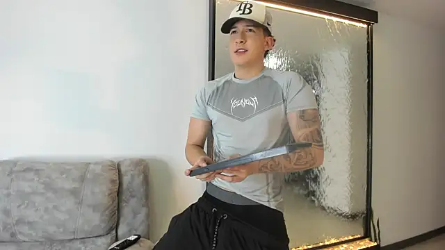 Snapshot of emmanuel_scor chatting on October 2025 05:15:02 PM emmanuel scor online show from October 2025 05:15:02 PM