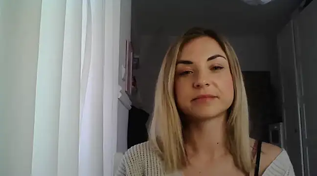 Snapshot of ashley_xlove chatting on March 2025 10:47:01 AM ashley xlove online show from March 2025 10:47:01 AM