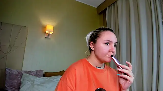 Snapshot of Debbie_Taylor chatting on December 2024 07:43:02 PM Debbie Taylor online show from December 2024 07:43:02 PM