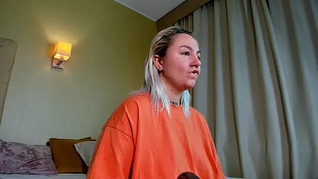 Snapshot of Debbie_Taylor chatting on December 2024 06:06:01 PM Debbie Taylor online show from December 2024 06:06:01 PM