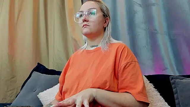 Snapshot of Debbie_Taylor chatting on December 2024 03:37:02 PM Debbie Taylor online show from December 2024 03:37:02 PM