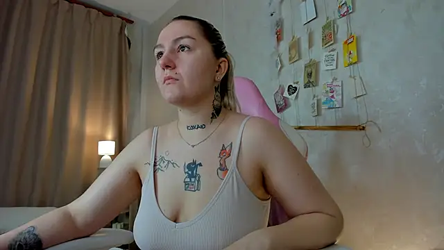 Snapshot of Debbie_Taylor chatting on November 2025 05:45:03 PM Debbie Taylor online show from November 2025 05:45:03 PM