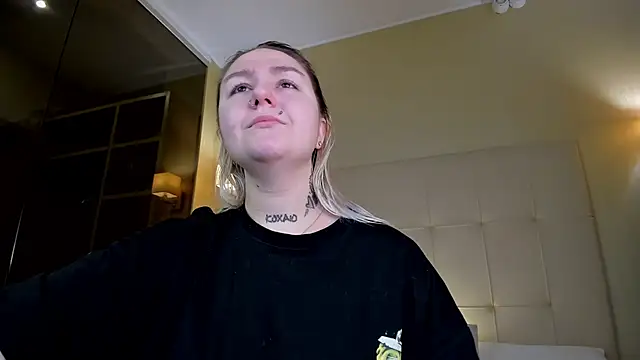 Snapshot of Debbie_Taylor chatting on November 2025 05:22:01 PM Debbie Taylor online show from November 2025 05:22:01 PM