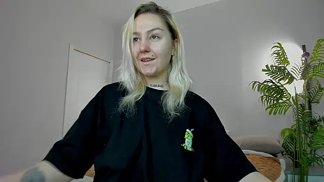 Snapshot of Debbie_Taylor chatting on November 2025 05:34:02 PM Debbie Taylor online show from November 2025 05:34:02 PM