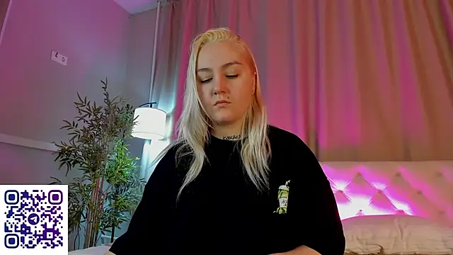 Snapshot of Debbie_Taylor chatting on November 2025 04:20:01 PM Debbie Taylor online show from November 2025 04:20:01 PM